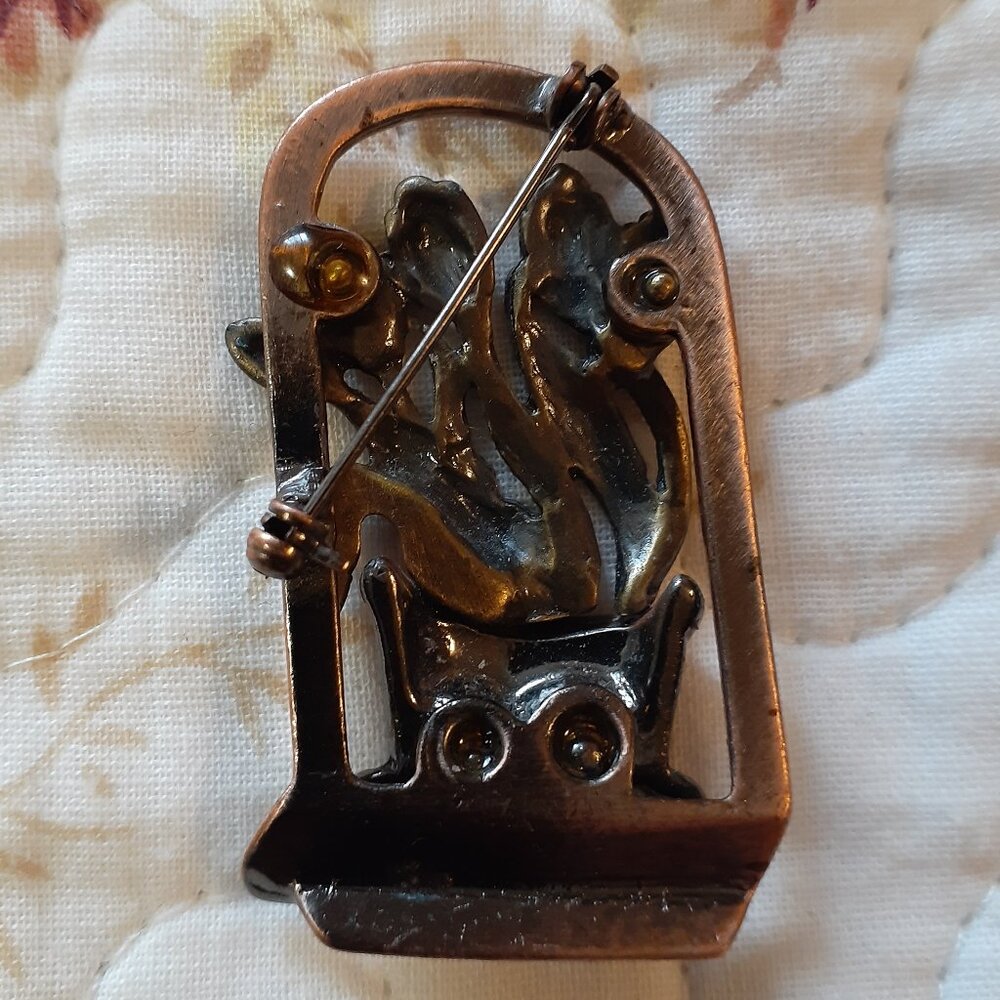 Springtime Tulip Brooch - Picture 2 of 3